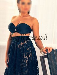 יפה יש מתוק השדיים